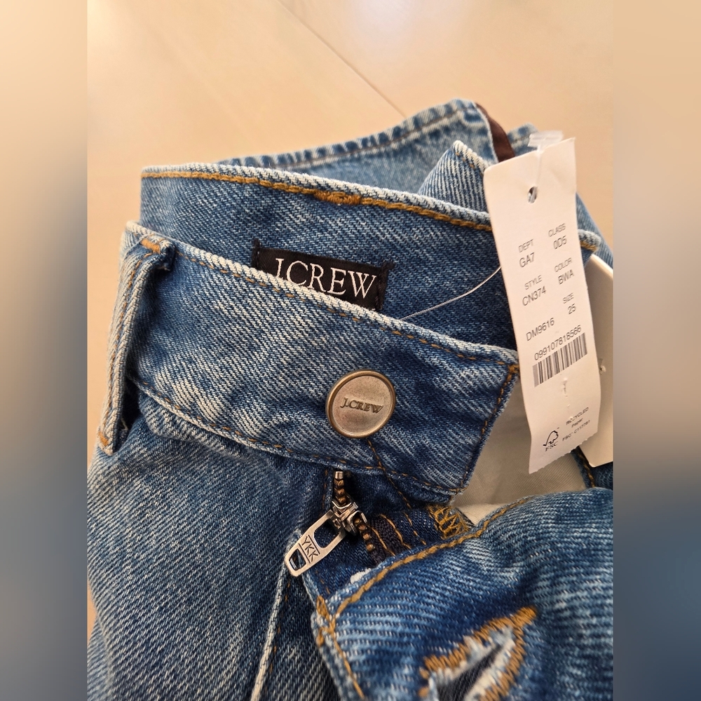 NWT J.Crew Women’s Mid-rise relaxed straight jean with suede stripe Sz 29 $168 - Picture 4 of 5